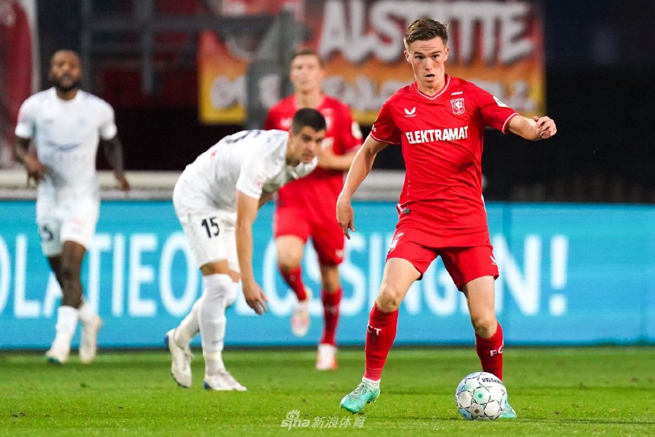 塔图姆毫不 塔图姆毫不